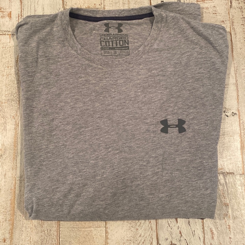 COPY - 3/$20 Under Armour heat gear T-shirt size Large